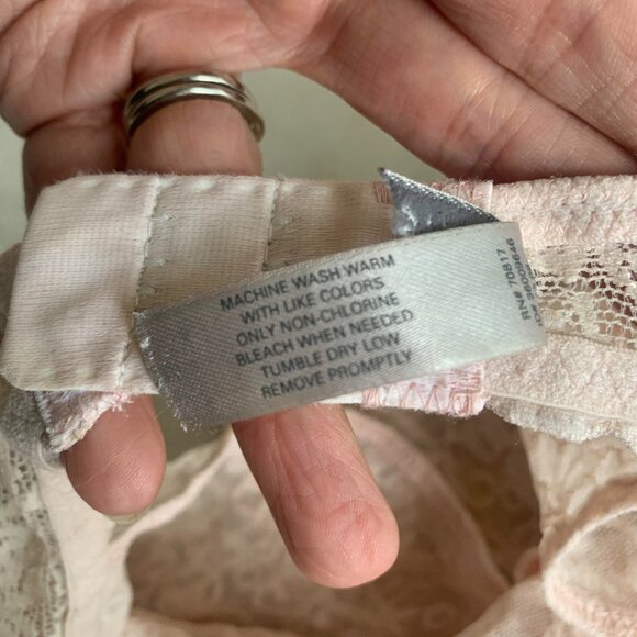 Baby pink sexy lingerie top with keyhole cutout in back. 100% cotton size small - Picture 4 of 7